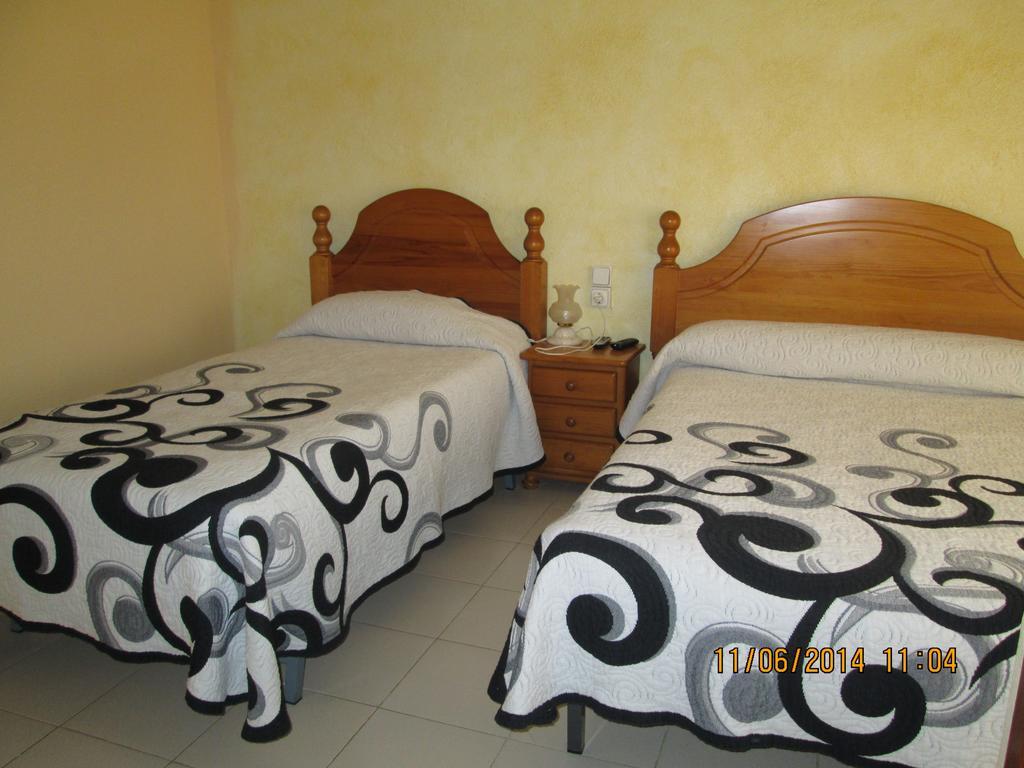Pensio L'Avi Pep Hotel Saus ภายนอก รูปภาพ