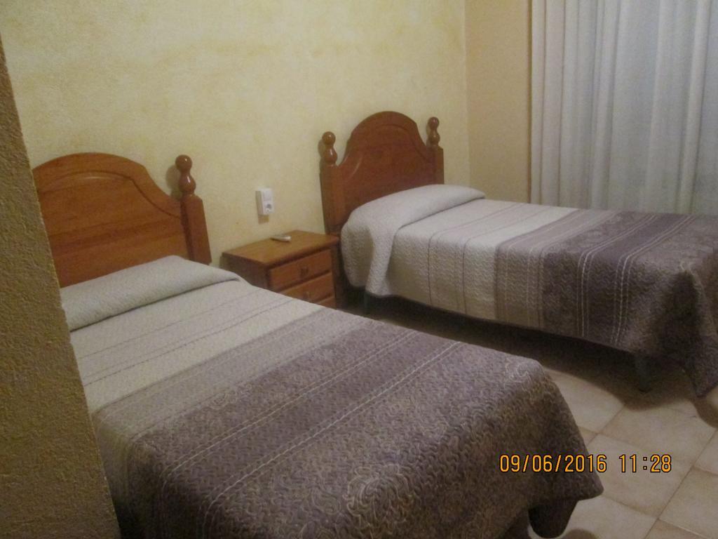 Pensio L'Avi Pep Hotel Saus ภายนอก รูปภาพ